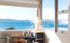 Incredible Waterview - 4 Bedroom Hobart Waterside Cottage